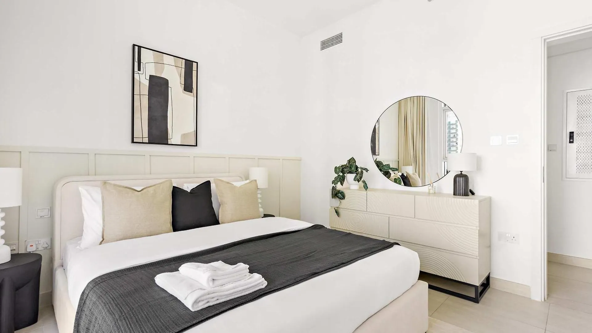 Silkhaus New 2Br Near Reem Mall In Bridges Tower アブダビ 0*,  アラブ首長国連邦